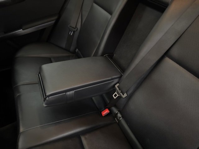 Used 2013 Mercedes-Benz GLK 250 BlueTEC 4MATIC image 5