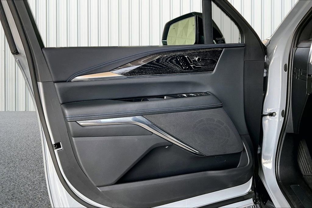 Used 2026 Cadillac Escalade IQ Sport 1 AWD/4WD image 16