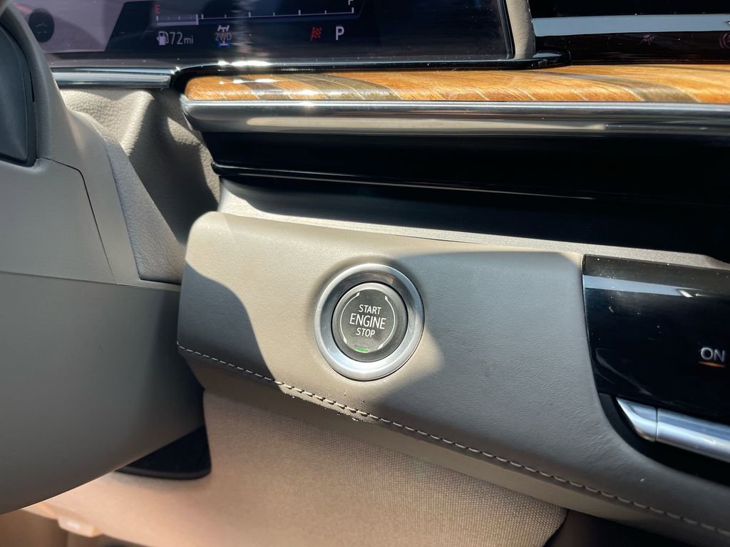 Used 2023 Cadillac Escalade Sport Platinum w/ LPO, ONYX Package image 26