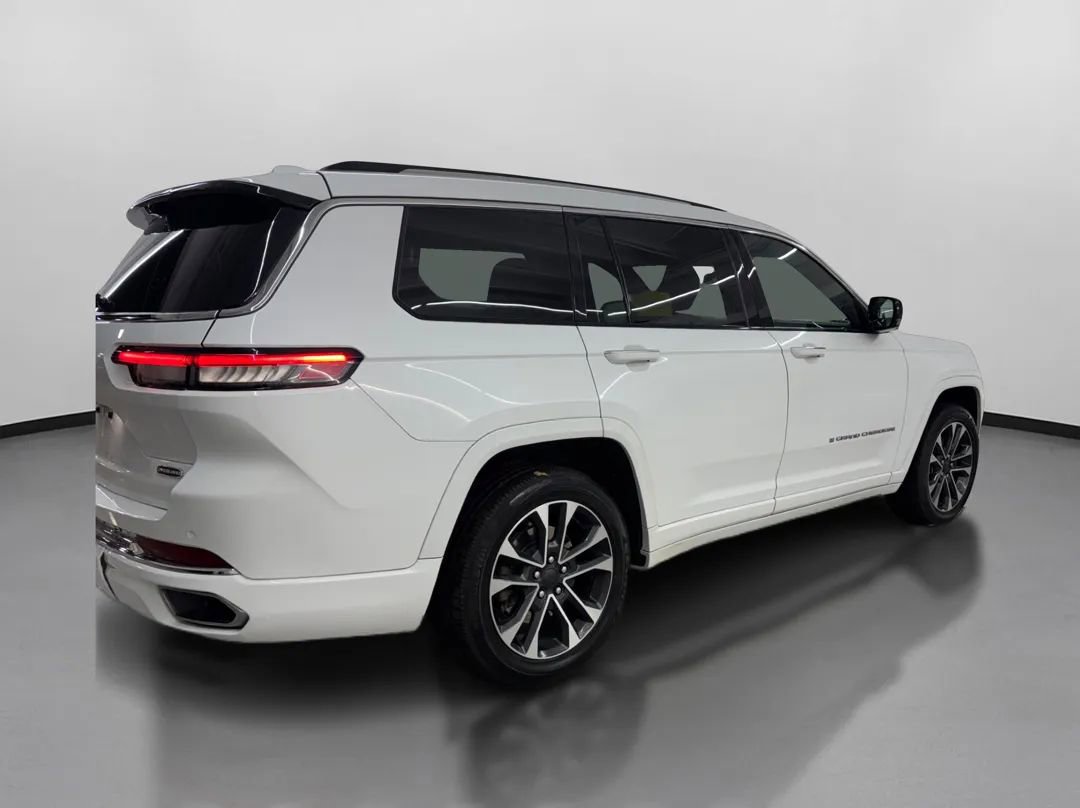 Used 2021 Jeep Grand Cherokee L Overland w/ Advanced Protech Group III AWD/4WD image 8