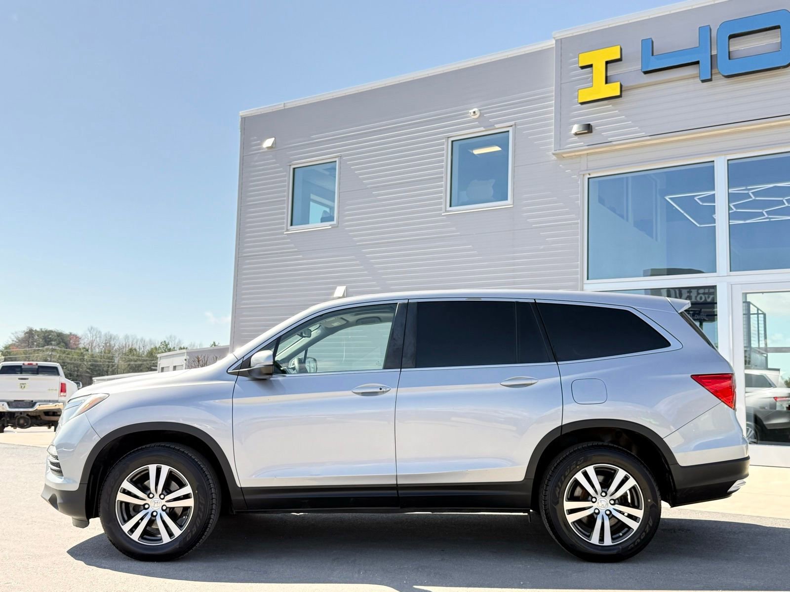 Used 2017 Honda Pilot EX-L image 12