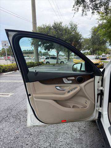 Used 2019 Mercedes-Benz GLC 300 image 26