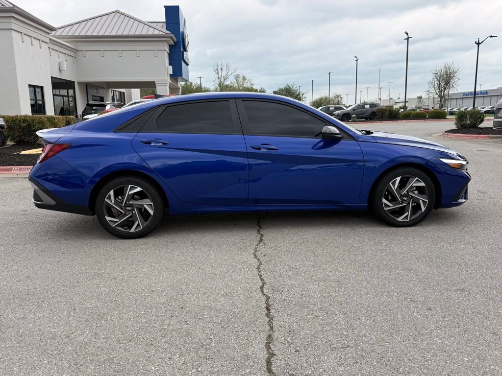 Used 2025 Hyundai Elantra Sport image 8