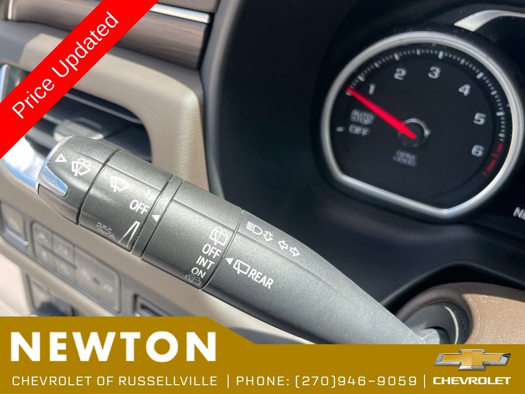Used 2021 Chevrolet Tahoe Z71 w/ Z71 Off-Road Package AWD/4WD image 16