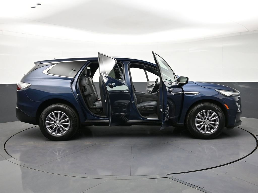Used 2024 Buick Enclave Essence AWD/4WD image 35