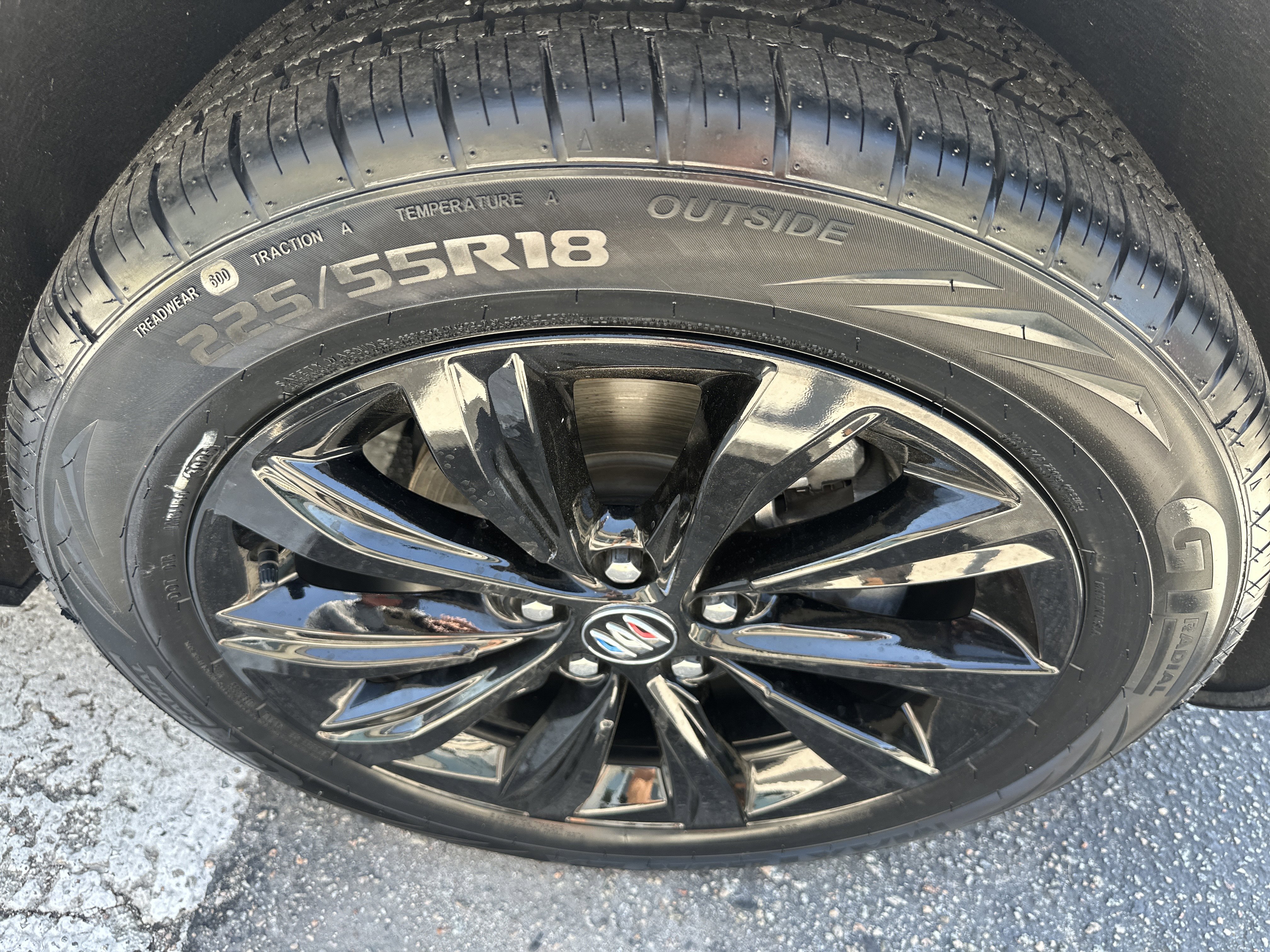 Used 2024 Buick Envista Sport Touring w/ Convenience I Package FWD image 3