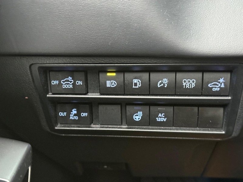 Used 2023 Toyota Tundra Platinum image 30