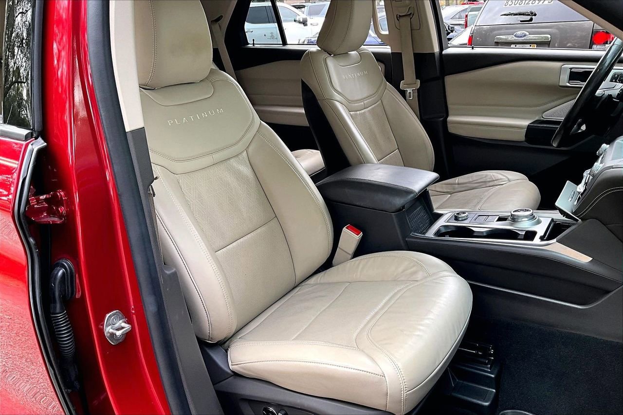 Used 2020 Ford Explorer Platinum w/ Premium Technology Package image 26