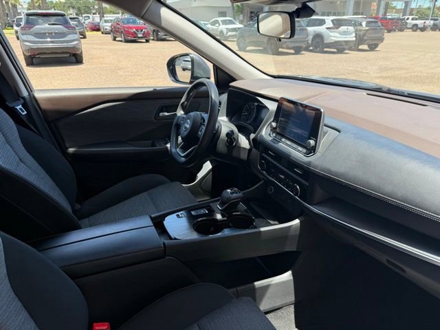 Certified 2023 Nissan Rogue SV FWD image 24