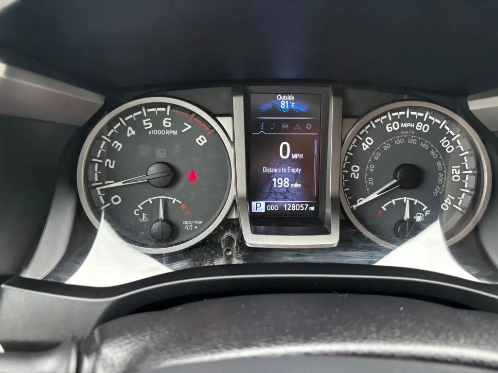 Used 2016 Toyota Tacoma SR5 w/ SR5 Appearance Package (SN) AWD/4WD image 19