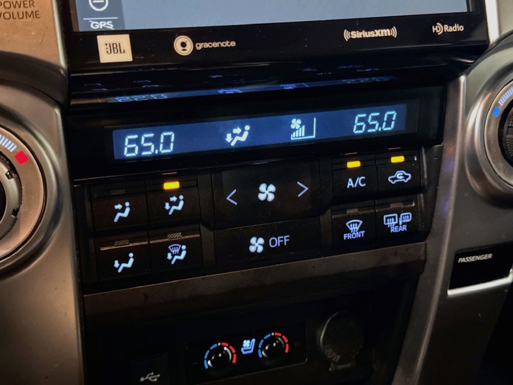 Used 2023 Toyota 4Runner Limited AWD/4WD image 18
