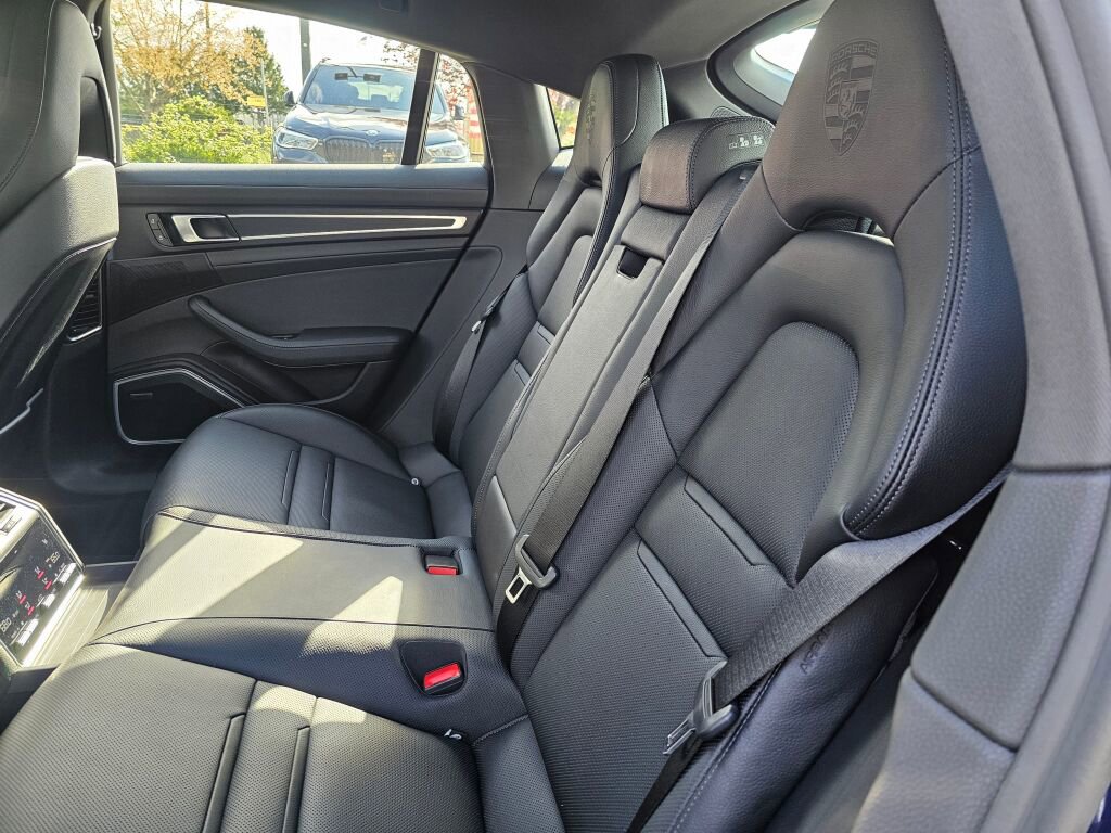 Used 2022 Porsche Panamera 4 Platinum Edition w/ Assistance Package image 21