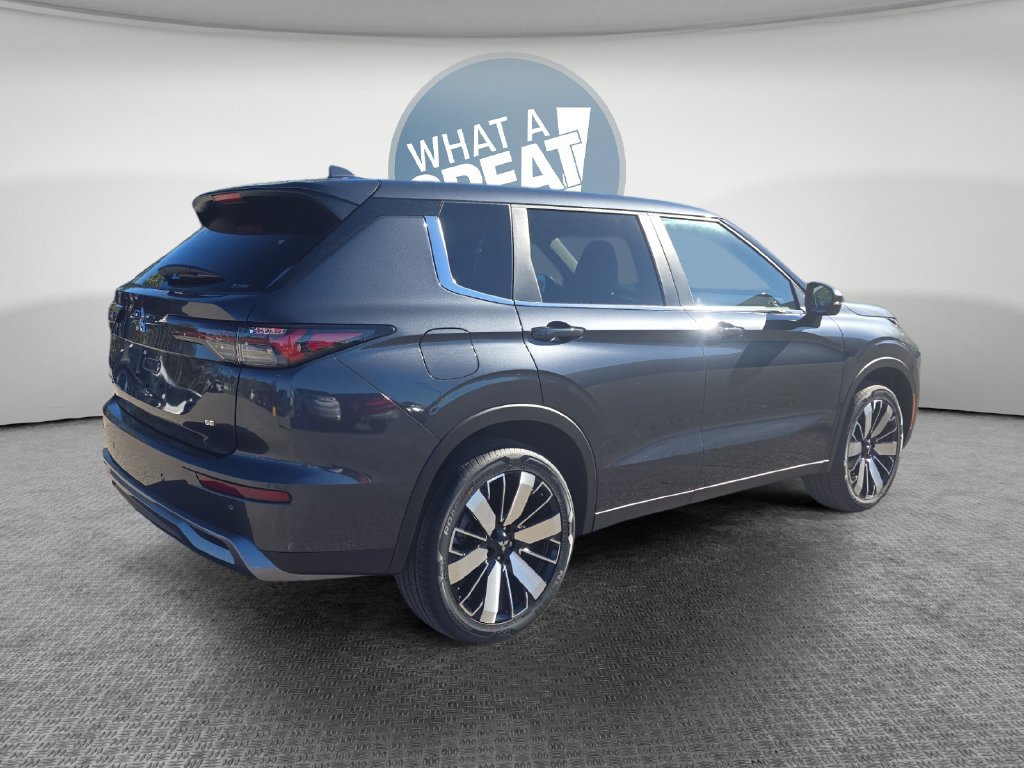 New 2026 Mitsubishi Outlander SE AWD/4WD image 3