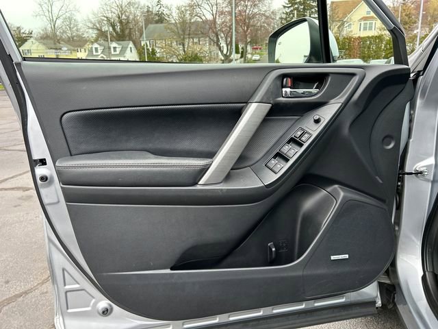 Used 2017 Subaru Forester 2.5i Limited image 9