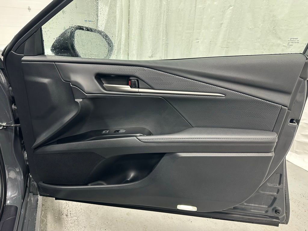 Used 2025 Toyota Camry XSE image 59