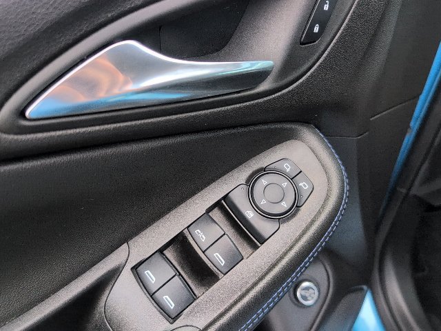 Used 2025 Buick Encore GX Sport Touring AWD/4WD image 19