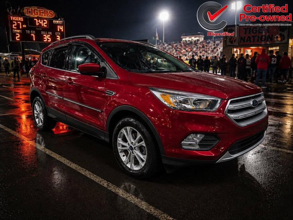 Used 2018 Ford Escape SE FWD image 1