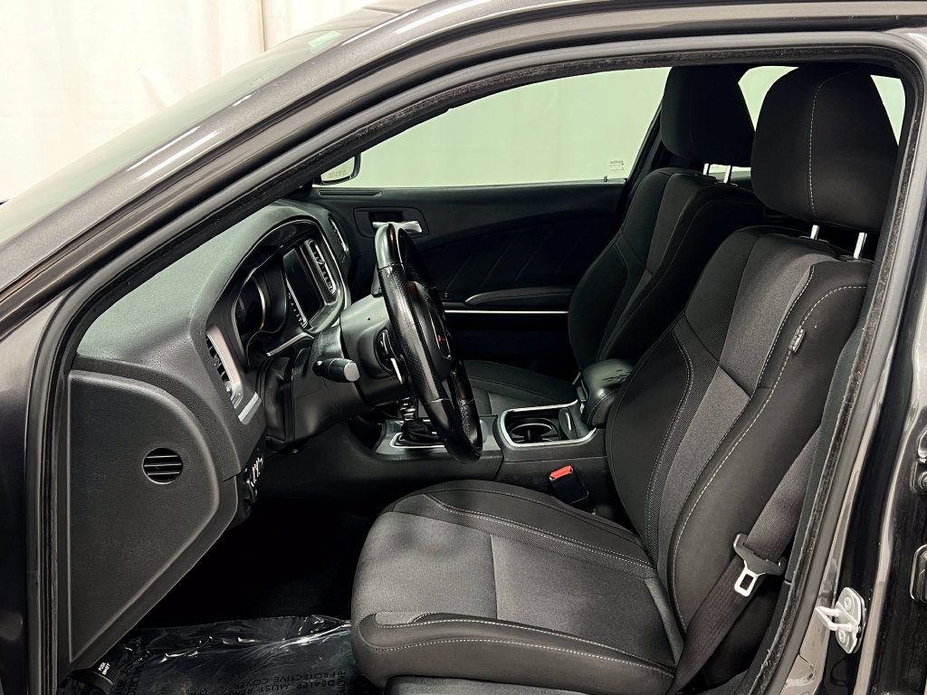 Used 2022 Dodge Charger SXT AWD/4WD image 11