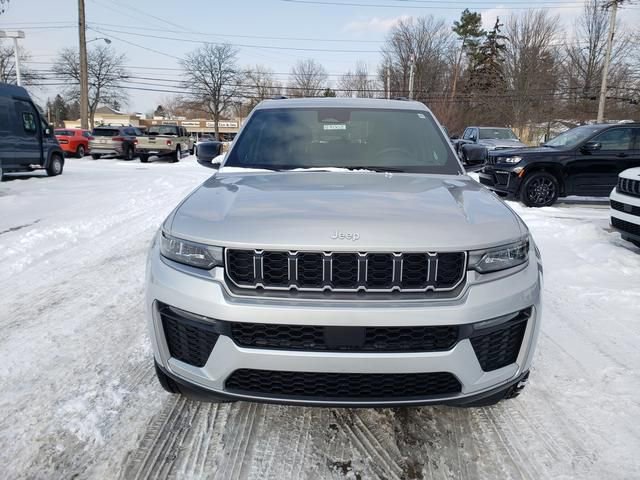 New 2026 Jeep Grand Cherokee Limited AWD/4WD image 2