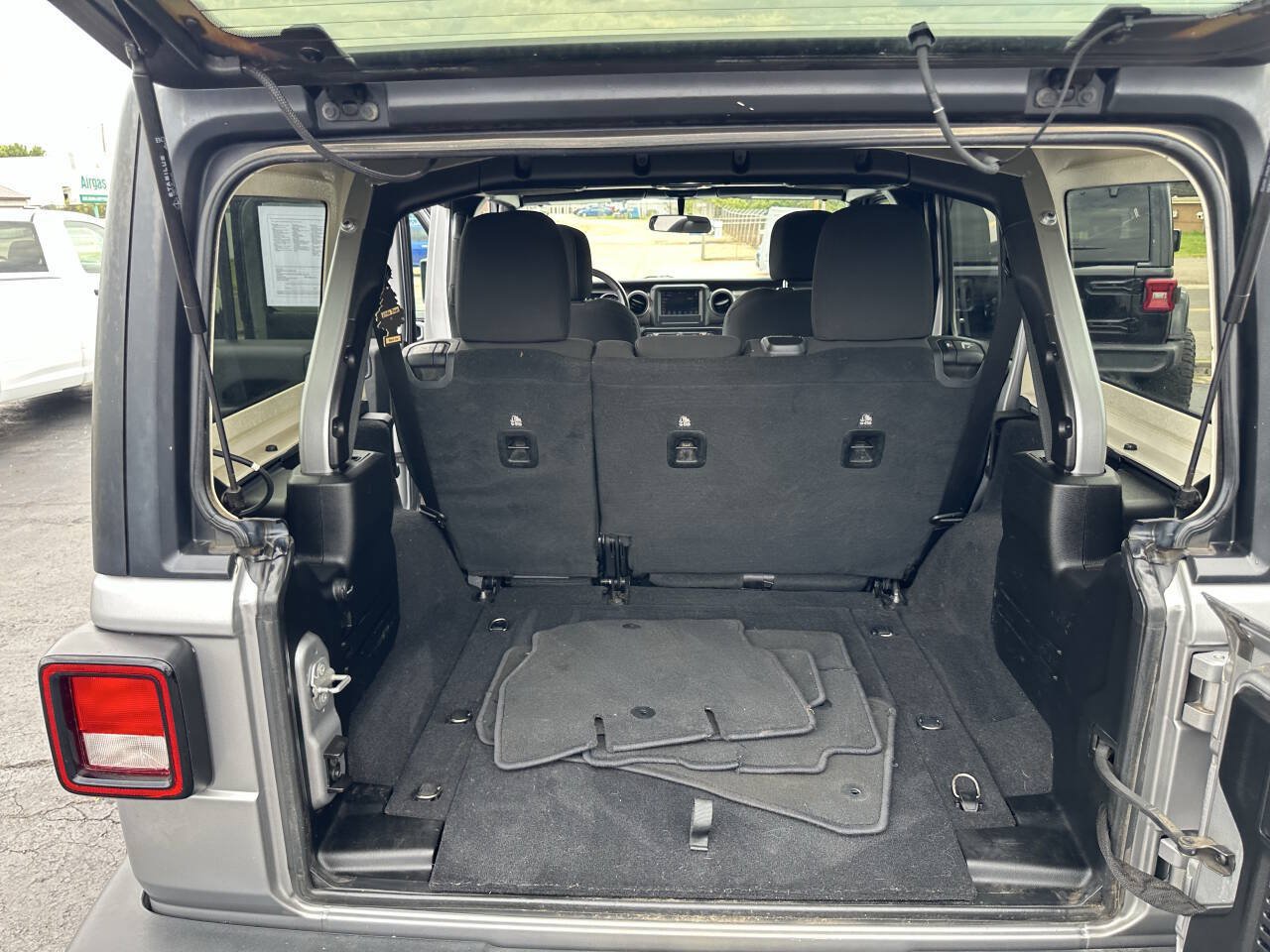 Used 2019 Jeep Wrangler Unlimited Sport S AWD/4WD image 15
