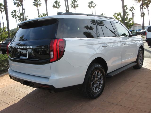 Certified 2025 Ford Expedition Active image 4