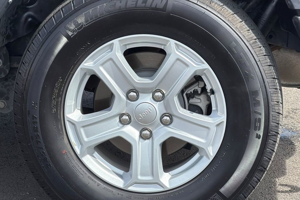 Used 2021 Jeep Wrangler Sport S image 25