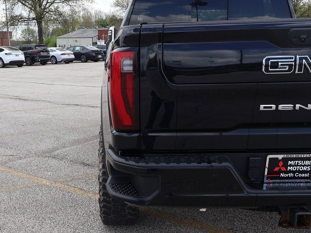 Used 2024 GMC Sierra 3500 Denali Ultimate AWD/4WD image 18