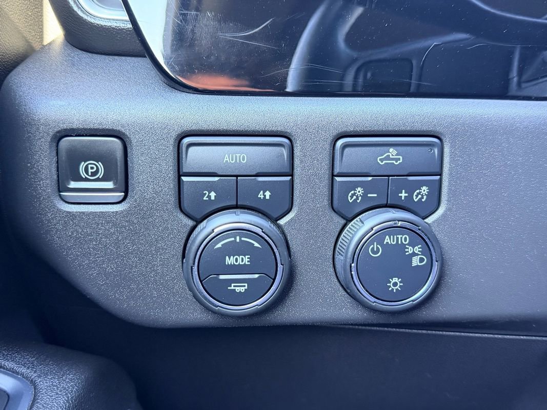 Used 2023 Chevrolet Silverado 1500 LT image 25