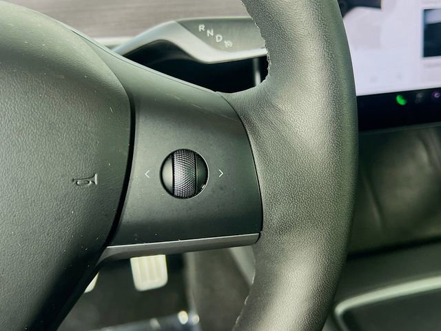 Used 2023 Tesla Model Y Performance image 17