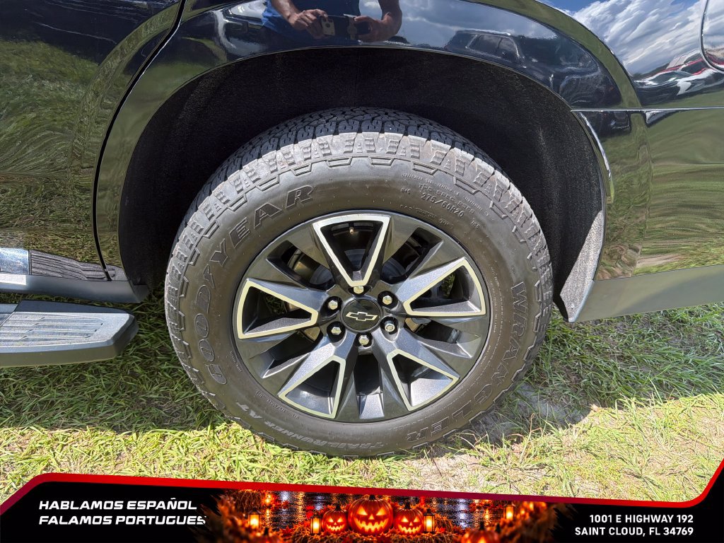 Used 2022 Chevrolet Tahoe Z71 w/ Z71 Off-Road Package AWD/4WD image 11