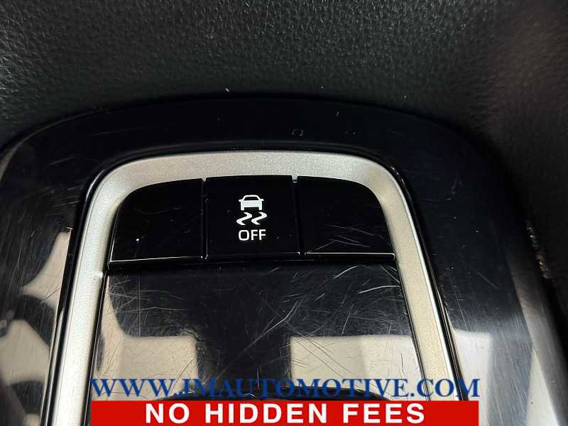 Used 2023 Toyota Corolla LE image 31