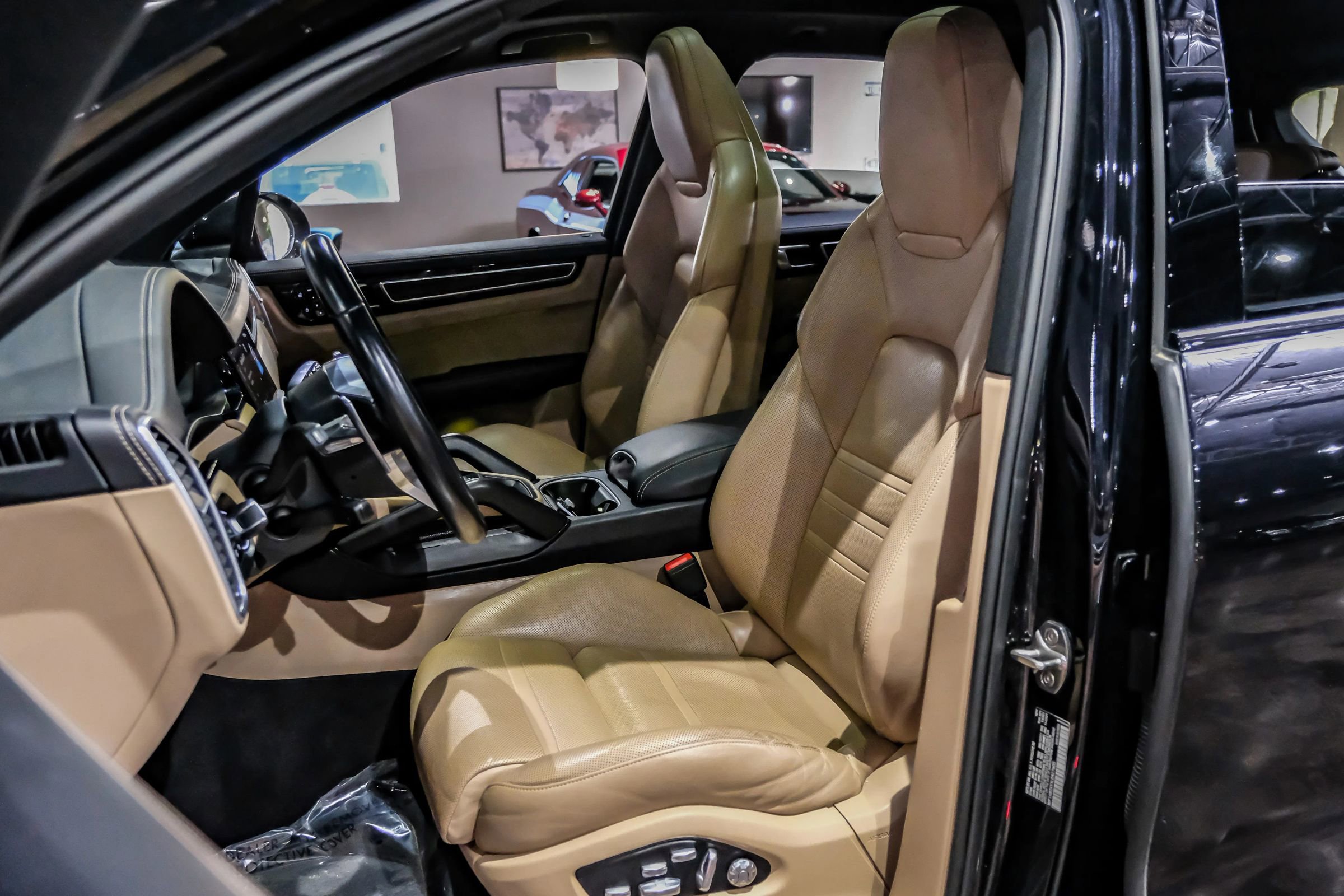 Used 2020 Porsche Cayenne S image 4