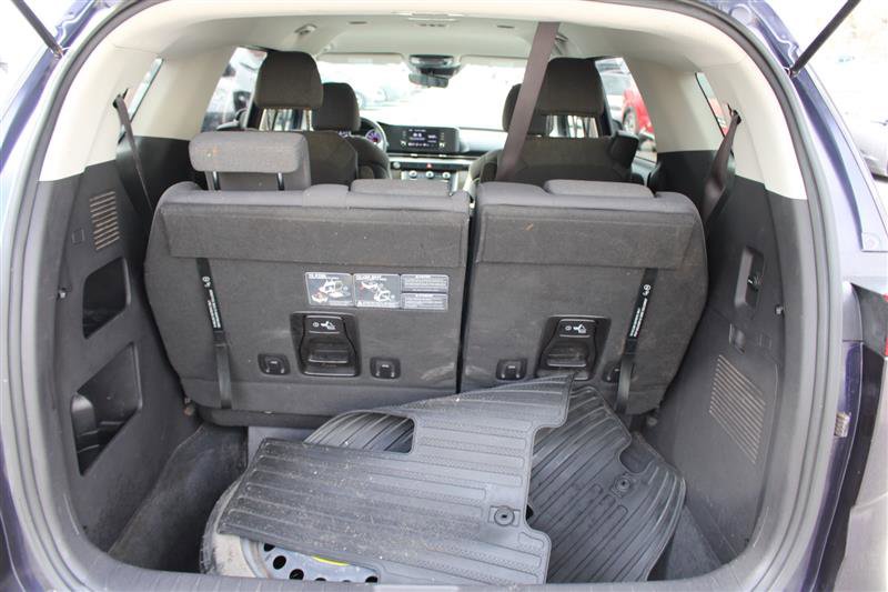 Used 2022 Kia Carnival LX image 20