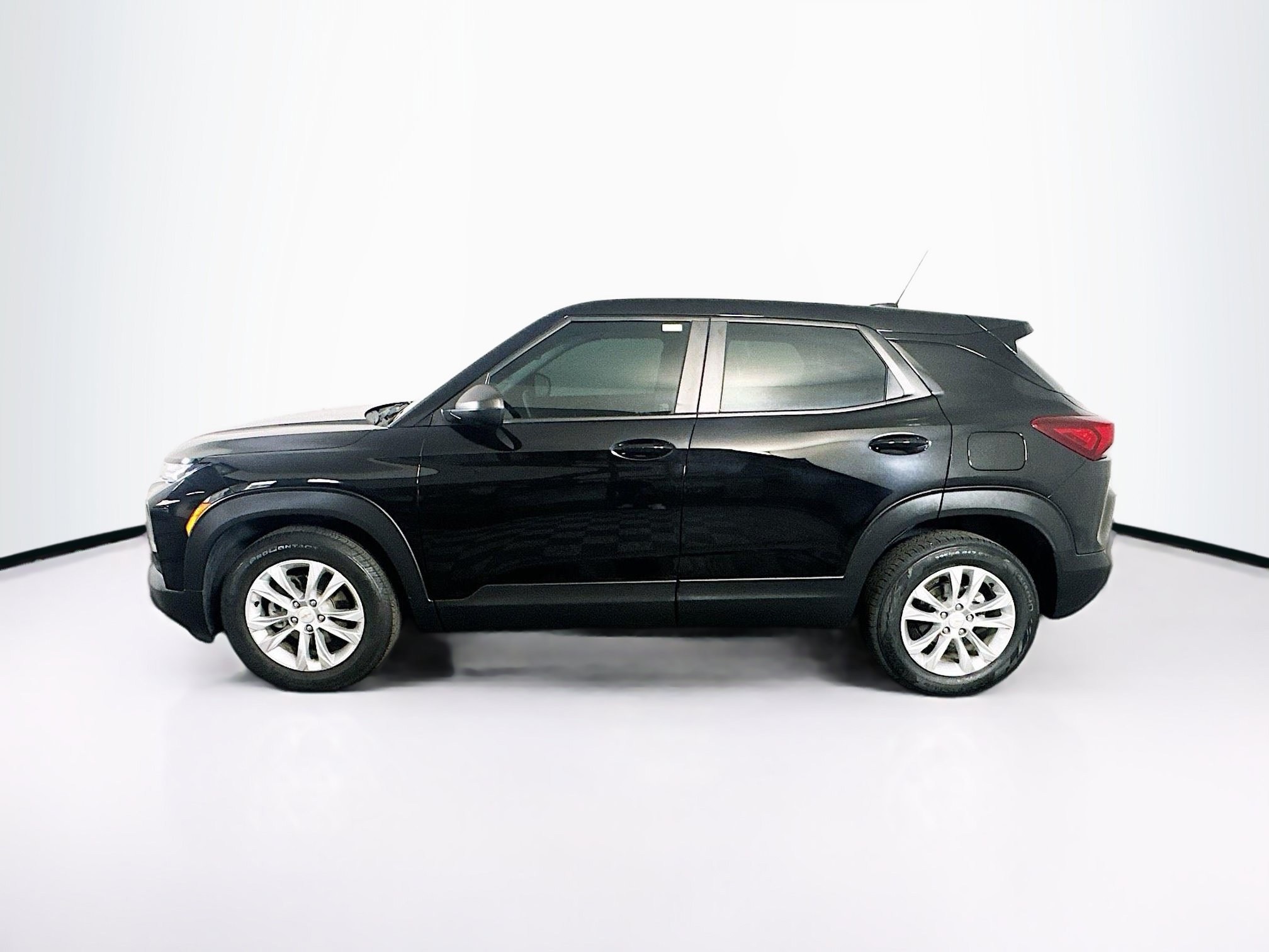 Used 2023 Chevrolet TrailBlazer LS FWD image 4