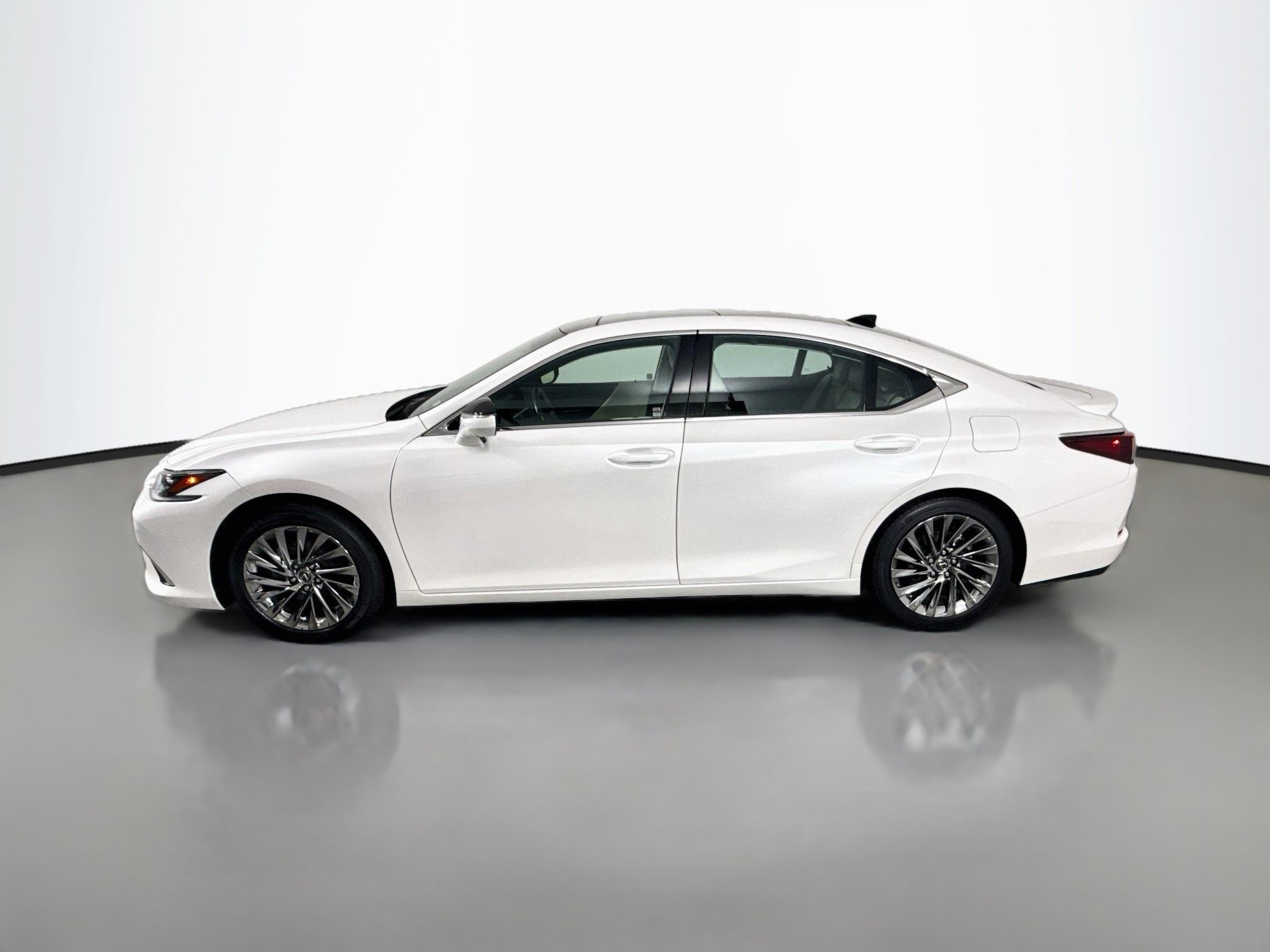 Certified 2025 Lexus ES 350 Ultra Luxury w/ Accessory Package (Z2) FWD image 4
