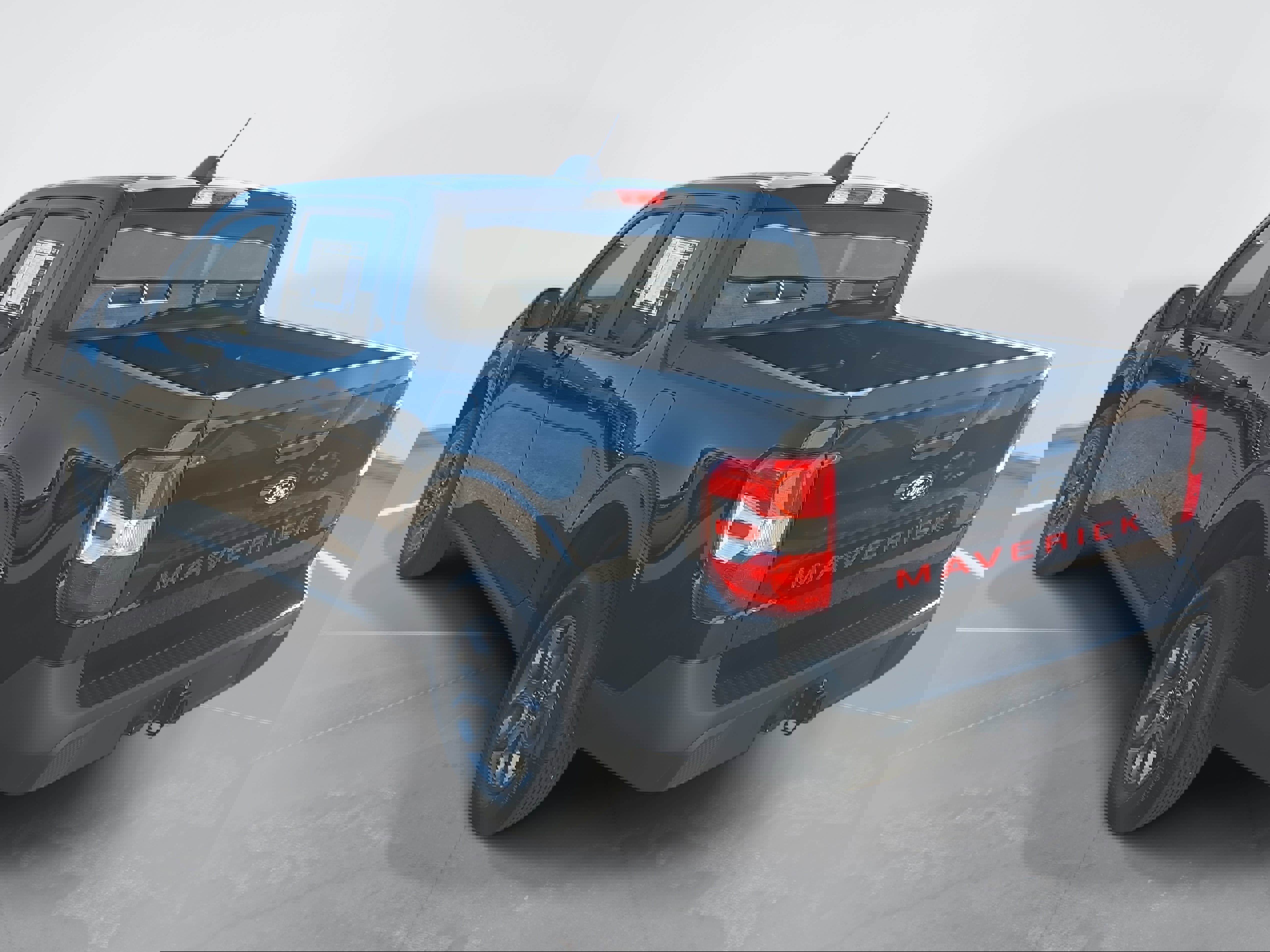 Used 2025 Ford Maverick XLT w/ Equipment Group 302A image 7