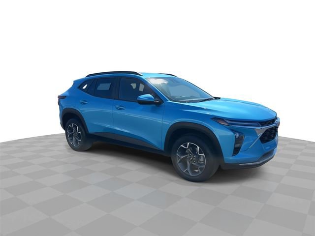 Certified 2025 Chevrolet Trax LT w/ Driver Confidence Package FWD image 2