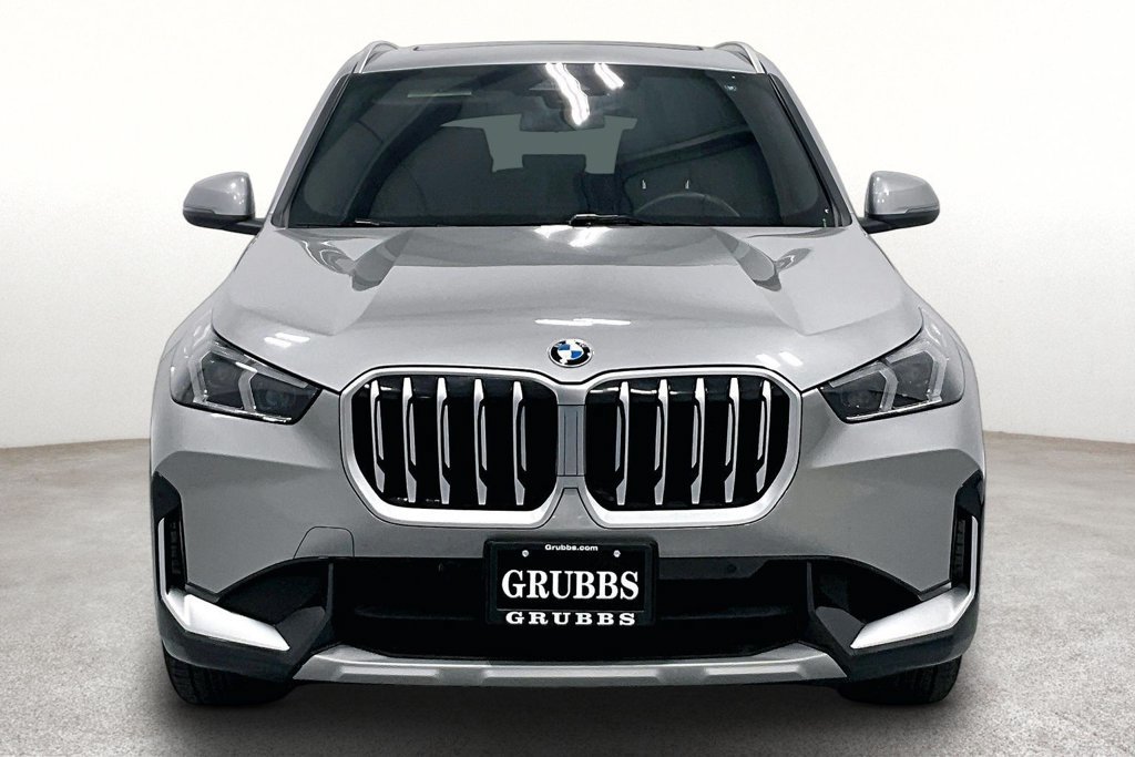 Used 2026 BMW X1 xDrive28i AWD/4WD image 3