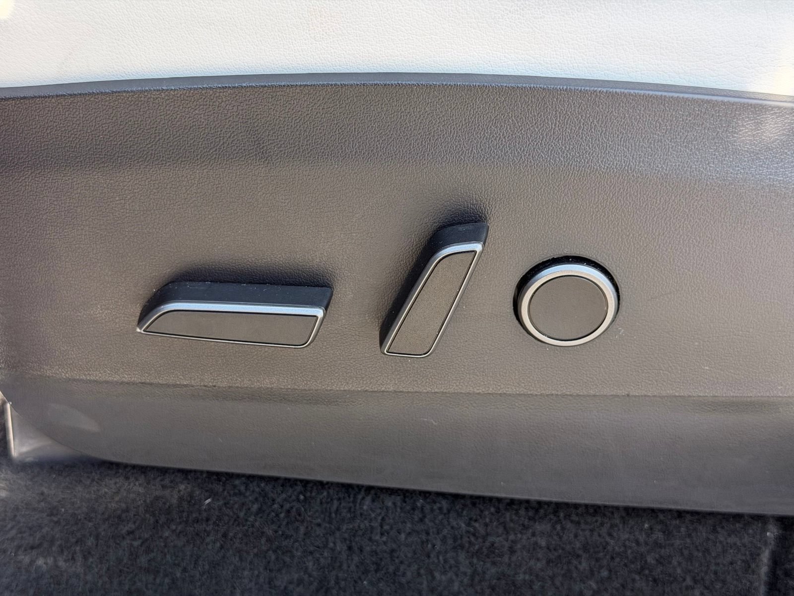 Used 2021 Tesla Model Y Long Range AWD/4WD image 17