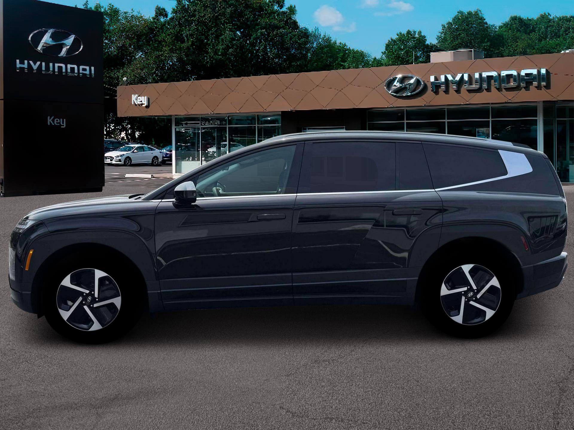 New 2026 Hyundai Ioniq 9 SE image 3