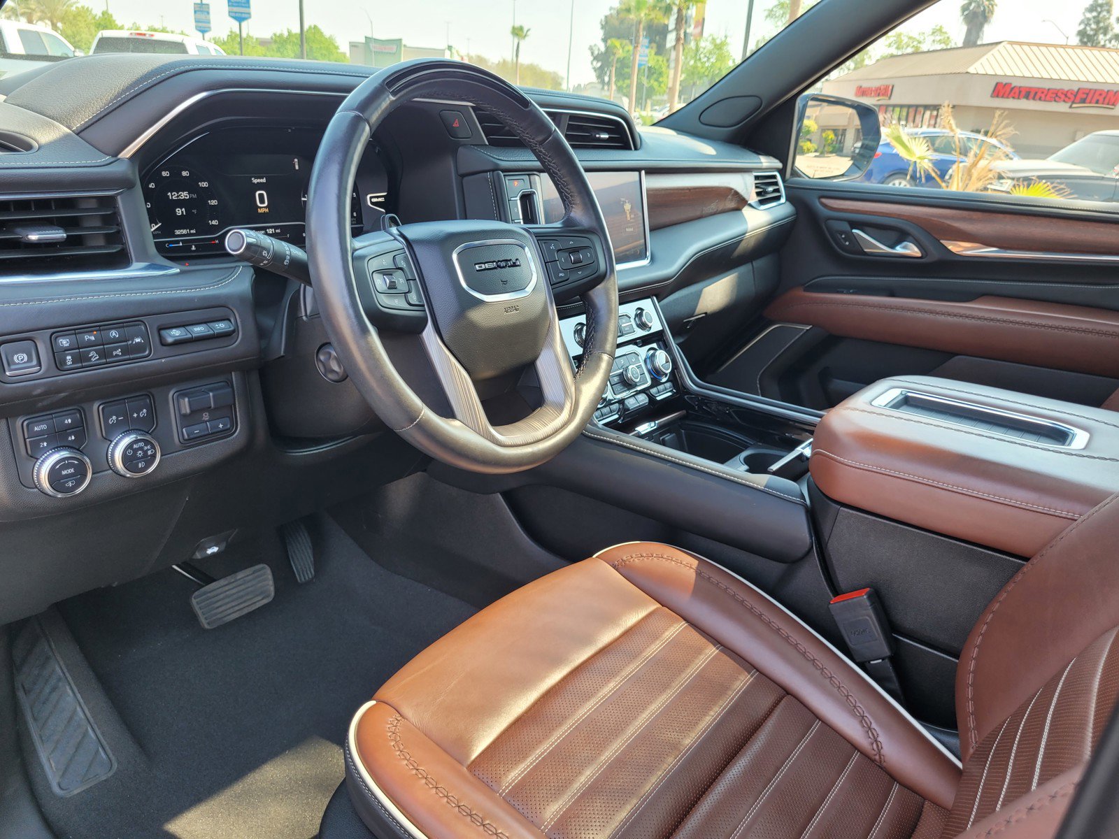 Used 2024 GMC Yukon Denali Ultimate image 9