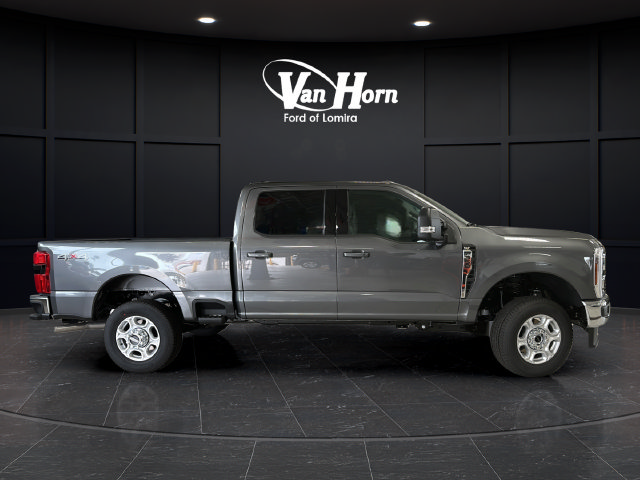 New 2026 Ford F350 XLT w/ XLT Premium Package AWD/4WD image 9