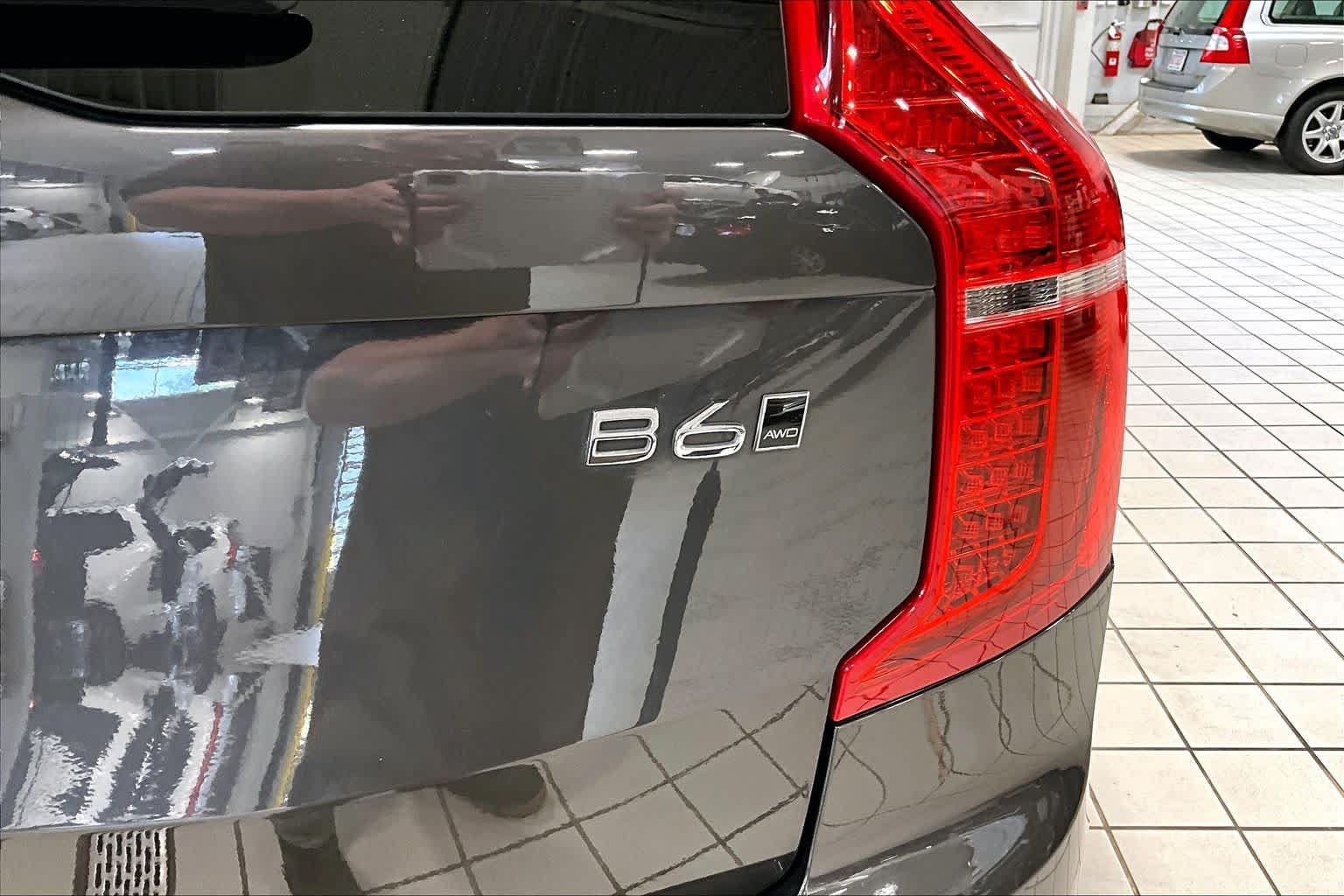 Certified 2024 Volvo XC90 B6 Plus w/ Protection Package Premier AWD/4WD image 10