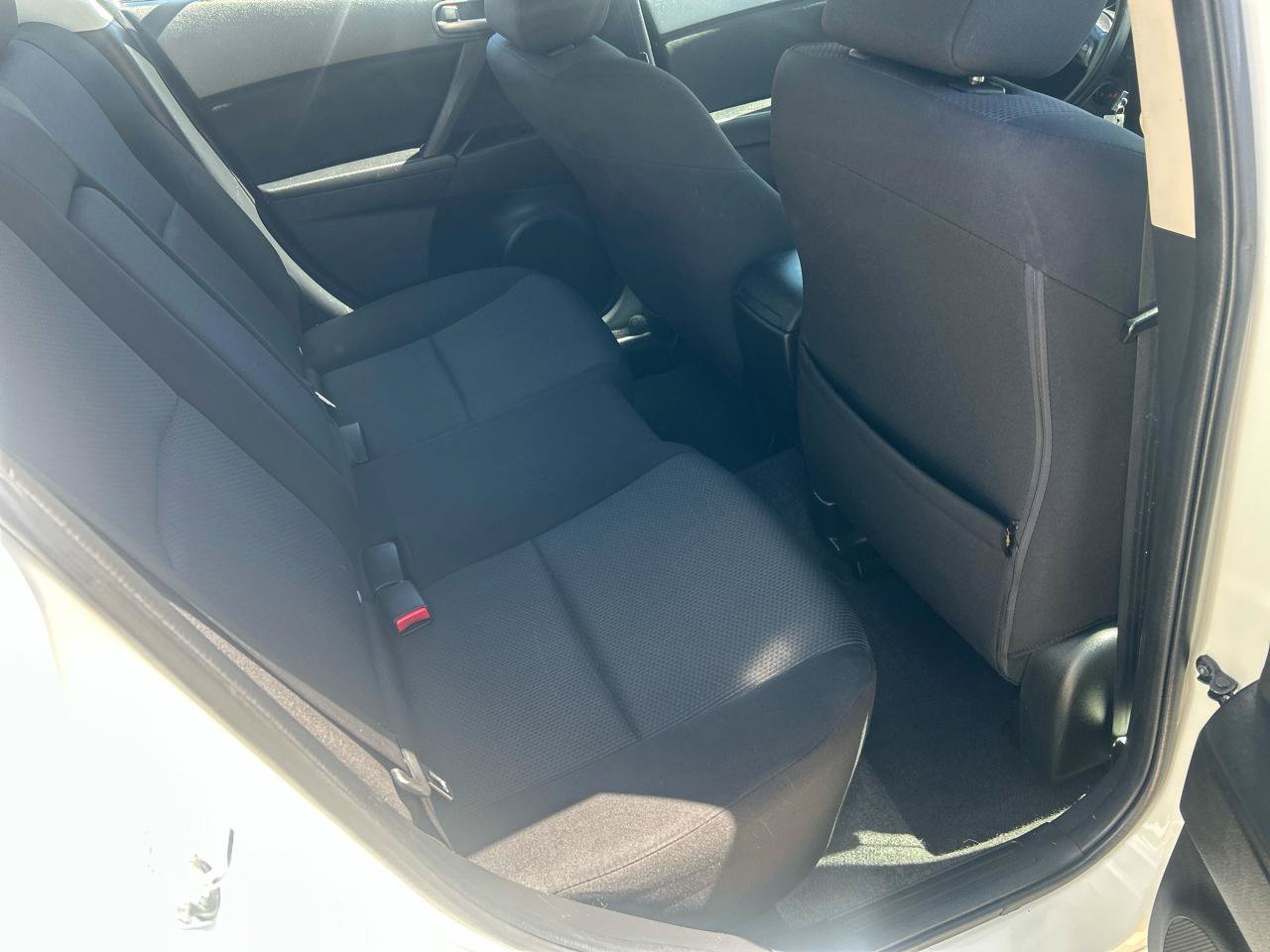 Used 2011 MAZDA MAZDA3 i Touring FWD image 14