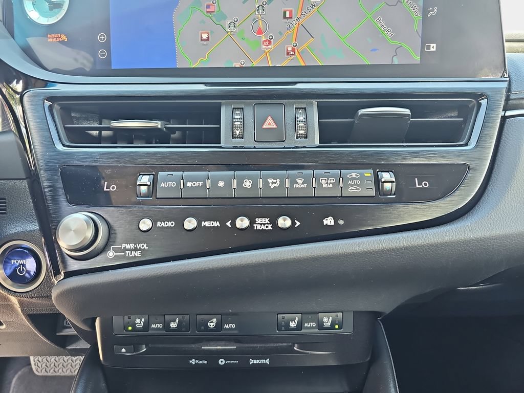 Certified 2022 Lexus ES 300h w/ Premium Package FWD image 23
