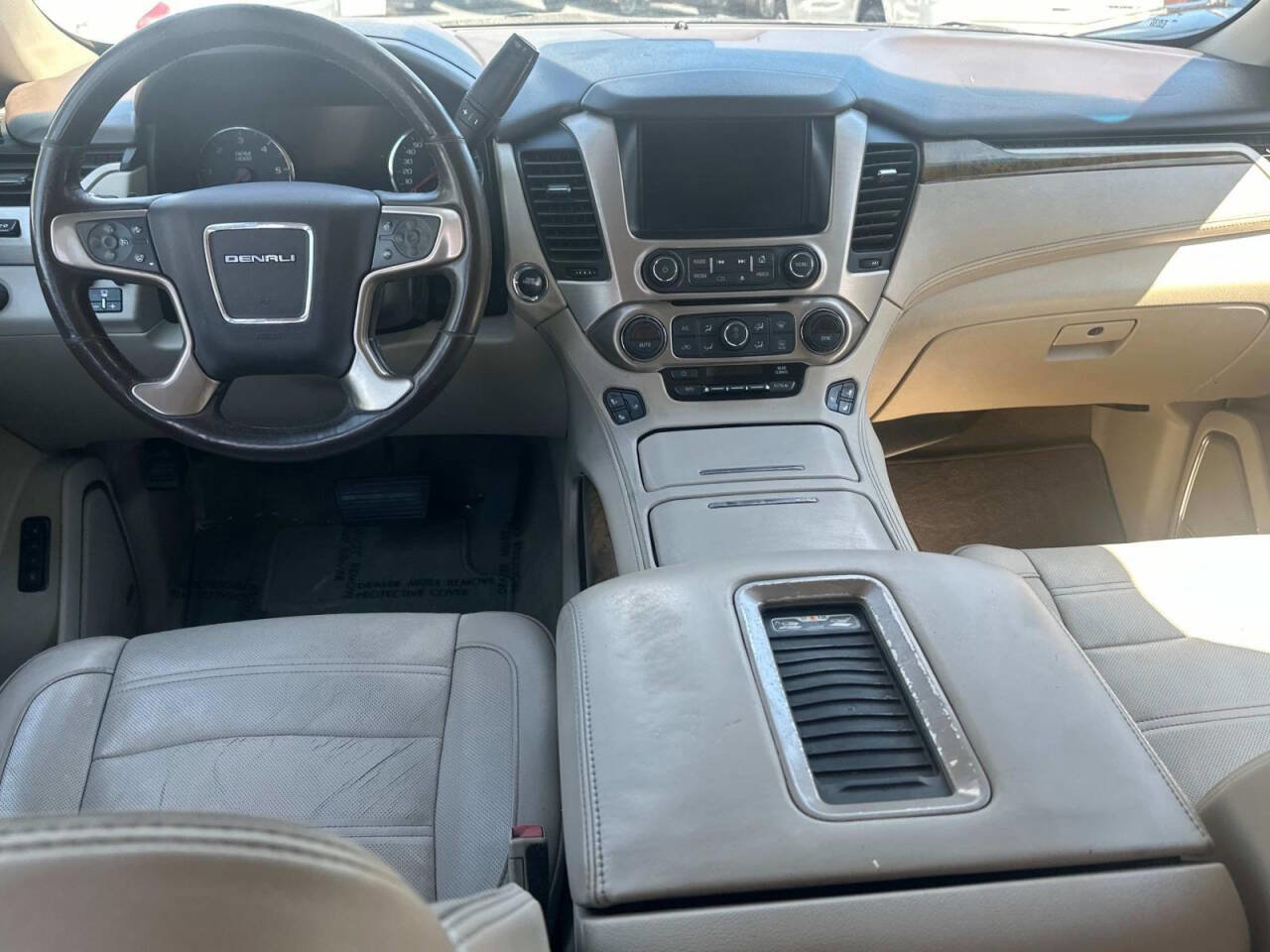 Used 2017 GMC Yukon XL Denali w/ Open Road Package image 11