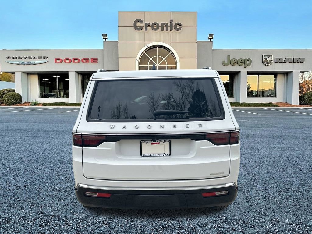 Used 2024 Jeep Wagoneer Series III w/ Premium Group I AWD/4WD image 4