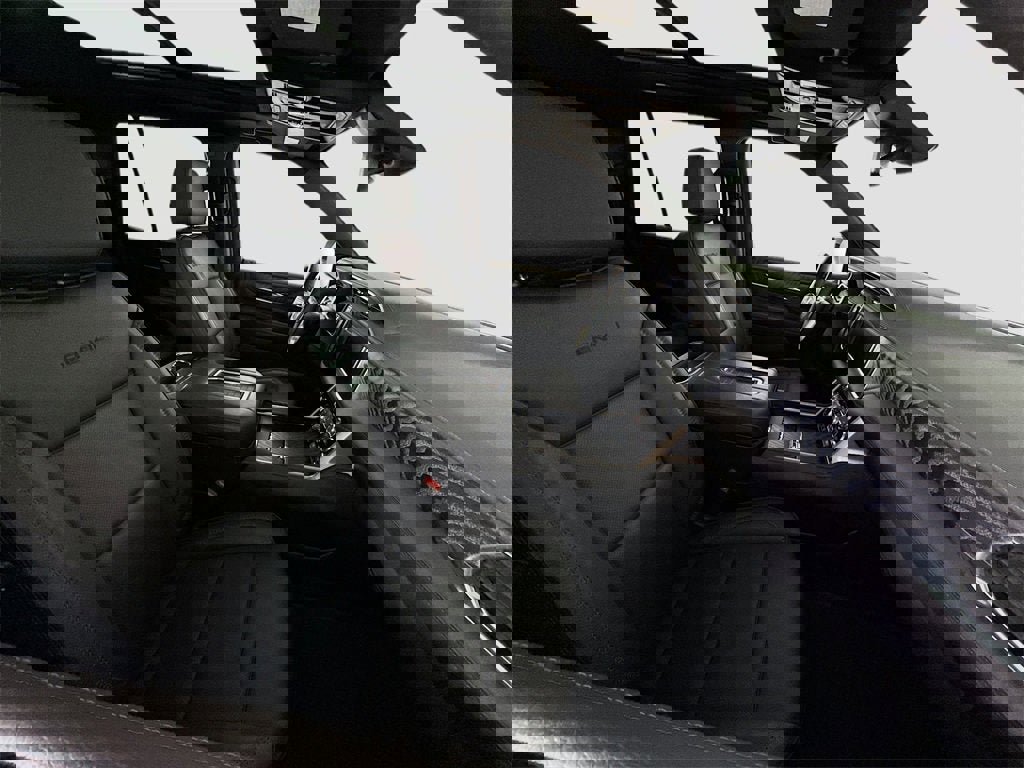 Certified 2024 GMC Yukon Denali image 35