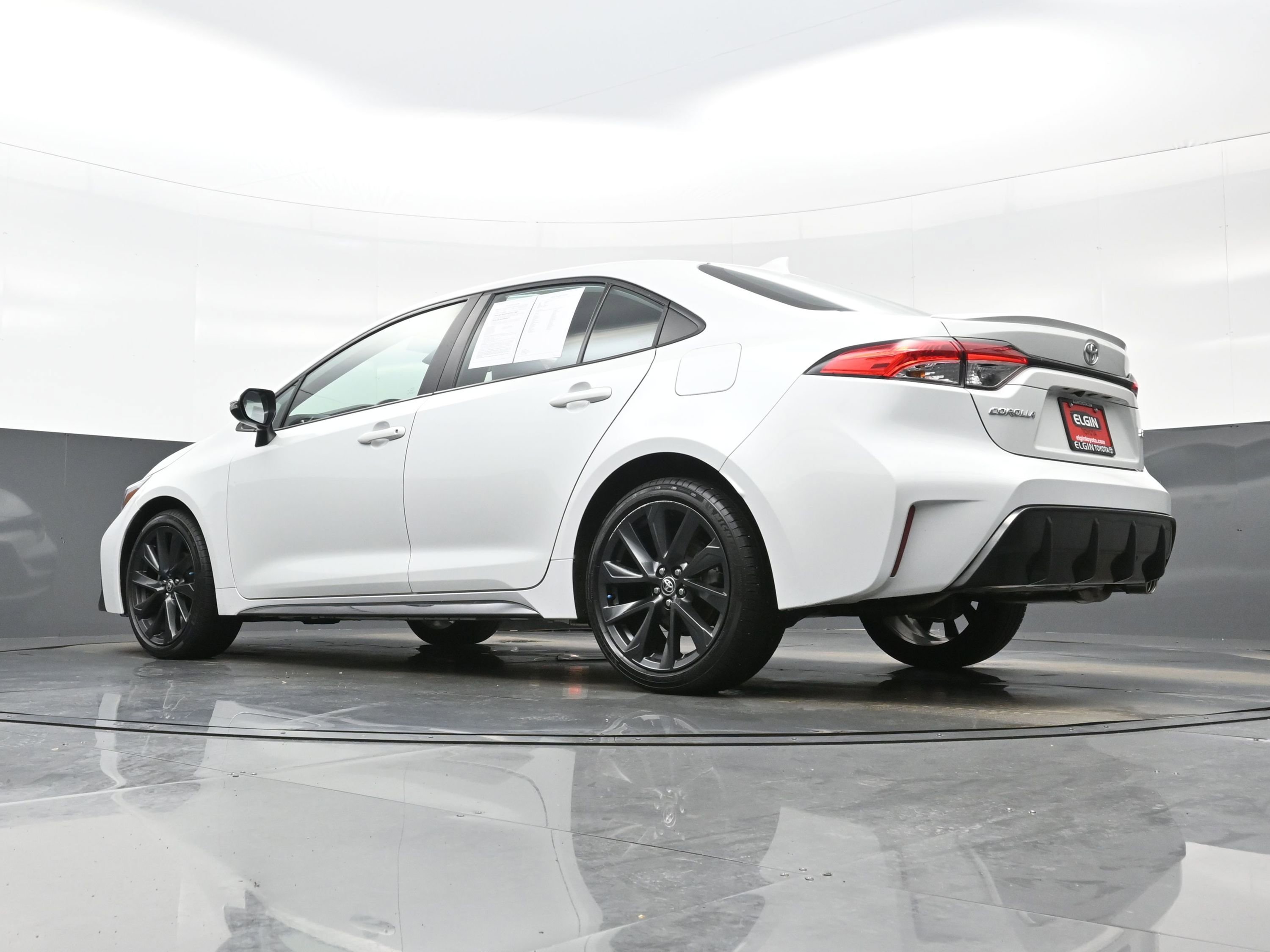 Used 2024 Toyota Corolla SE image 29