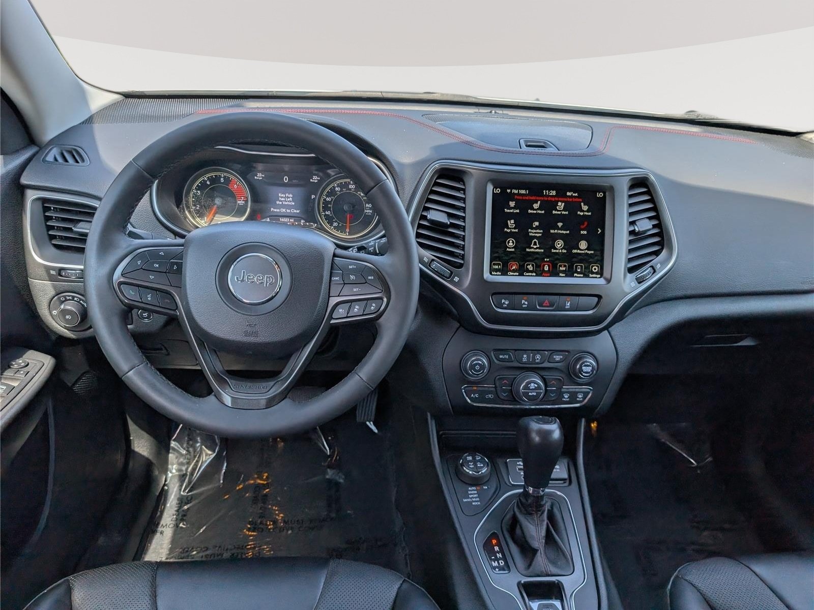 Used 2023 Jeep Cherokee Trailhawk w/ Sun & Sound Group AWD/4WD image 18